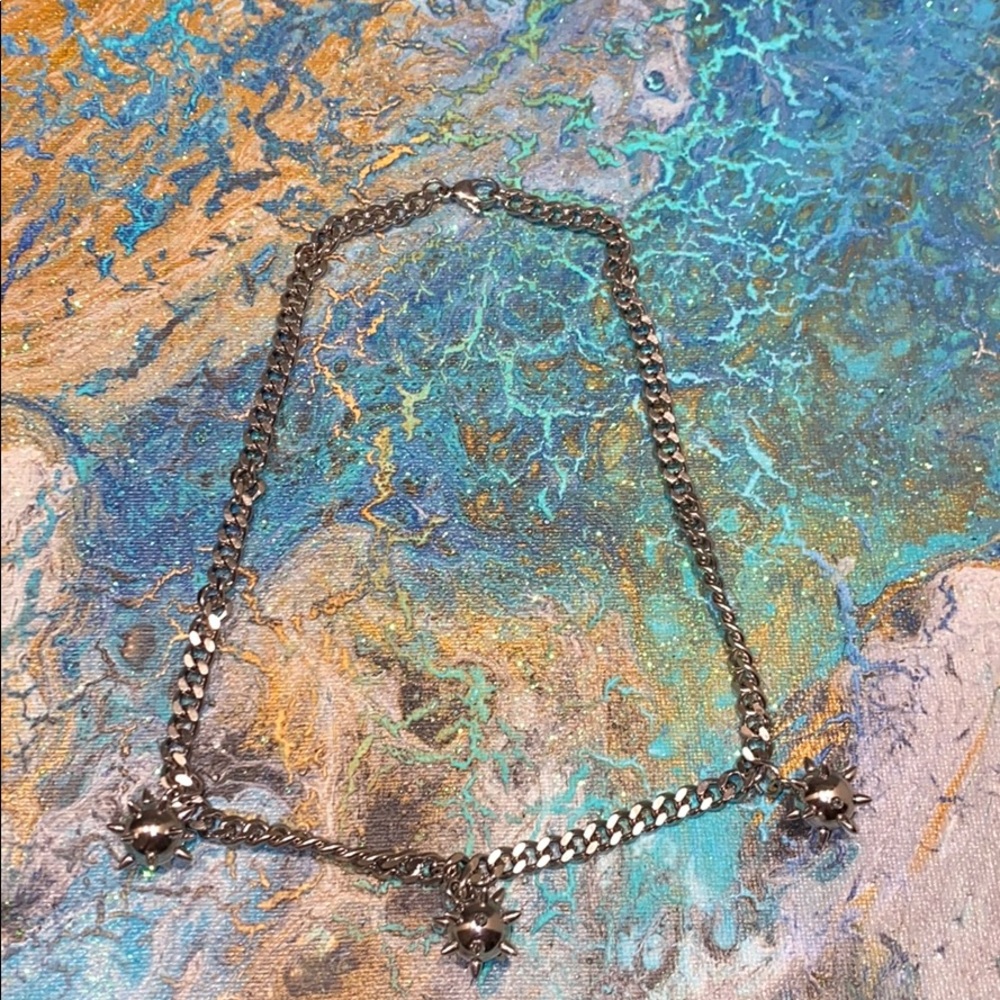 Spike Pendant Chain Necklace